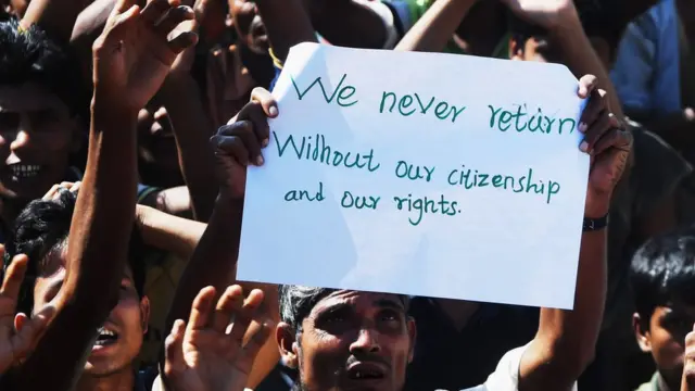 ၂၀၁၈ နိုဝင်ဘာ ၁၅ ရက်နေ့က မြန်မာပြည်ပြန်ရေး အစီအစဉ်ကို ကန့်ကွက်နေကြတဲ့ ရိုဟင်ဂျာ ဒုက္ခသည်တွေ