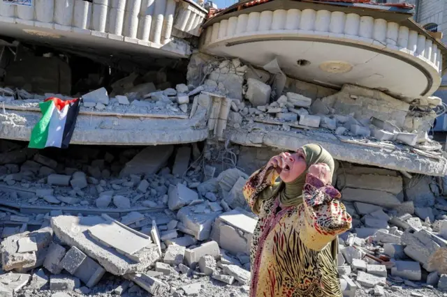 دیروز اسرائیل خانه منتصر شلبی را خراب کرد که متهم است به یک جوان اسرائیلی در نزدیکی یکی از شهرک‌های یهودی‌نشین شلیک کرده است