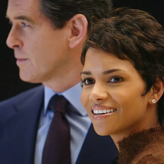 Il jouera le dernier avec l'actrice américaine, Halle Berry.