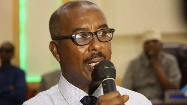 Wasiir Cabdiraxmaan Xoosh oo geeriyooday