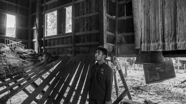 บ้านเรือนที่ได้รับความเสียหาย