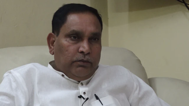 उद्योग मंत्री महेश्वर हज़ारी