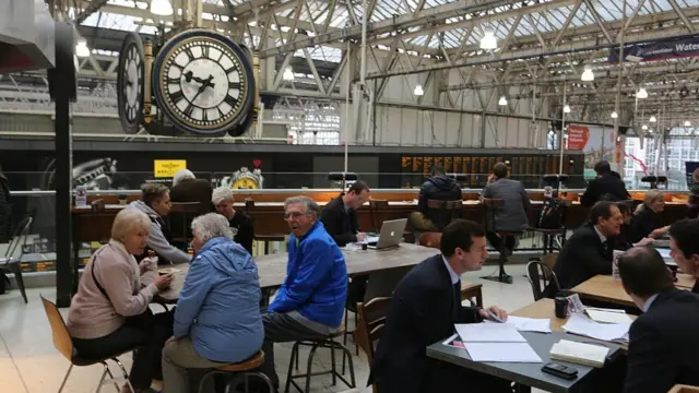 кафе на вокзале Ватерлоо