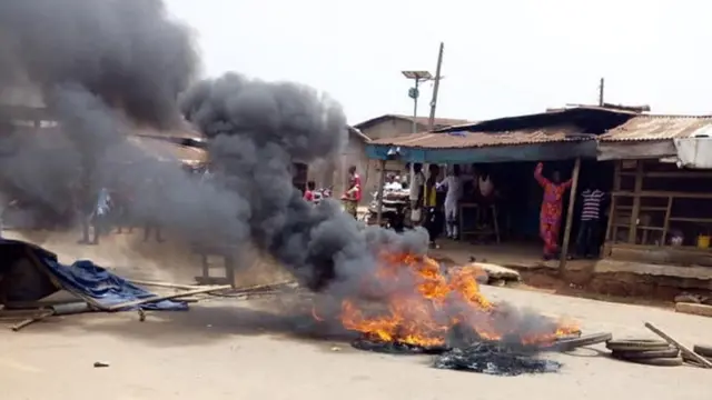 Ina ti wọn da lati fi ẹhonu han