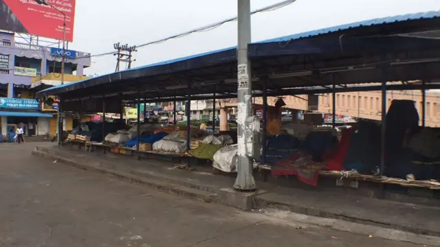 ஆளுனர் கிரண்பேடிக்கு எதிராக புதுச்சேரியில் கட்சிகள் முழு அடைப்புப் போராட்டம்