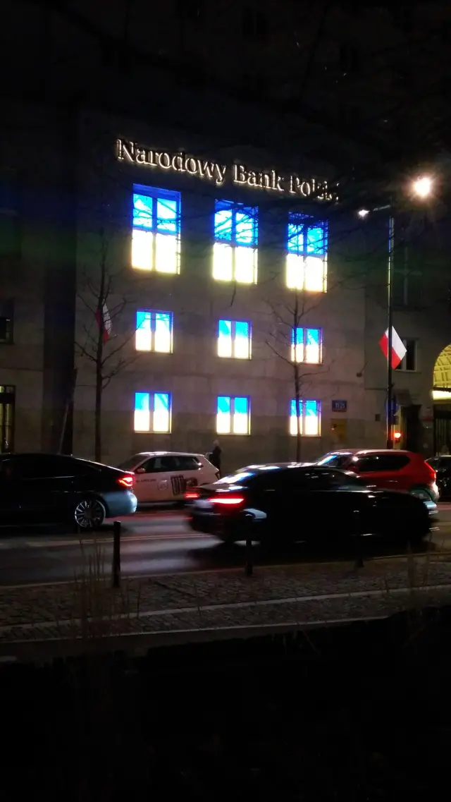 Народний банк Польщі демонструє свою підтримку Україні. А завдяки угоді з НБУ українці зможуть обміняти у Польщі свої готівкові гривні на злоті