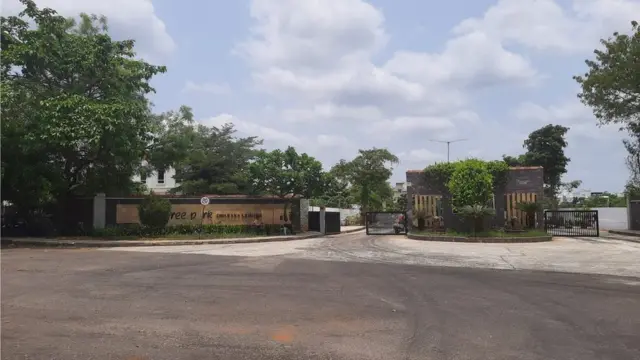 రెయిన్ ట్రీ పార్క్ విల్లా