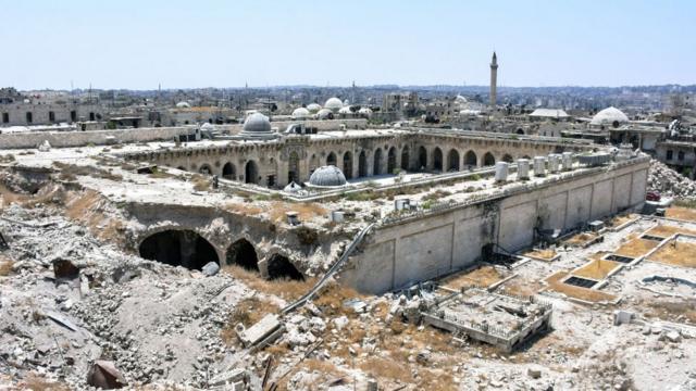 Вид на полуразрушенную мечеть Омейядов Алеппо