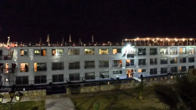 கொரோனா வைரஸ்: எகிப்து கப்பலில் சிக்கித் தவிக்கும் தமிழர்கள்