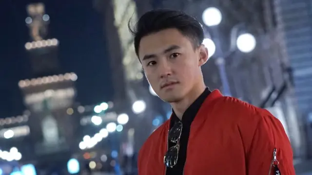 หลัวเฟิง หวง กล่าวว่า วิศวกรกำลังแข่งกันเพื่อสร้างระบบไฟฟ้าแสงอาทิตย์นอกชายฝั่งให้ใช้งานได้ดี