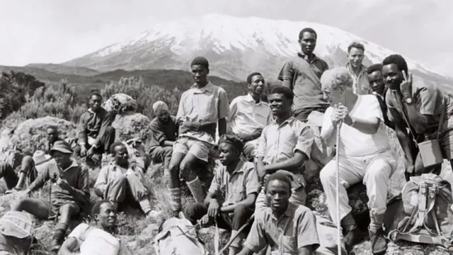 பார்வையிழந்த ஏழு பேரின் மலைக்க வைக்கும் 'மலை பயண' கனவு