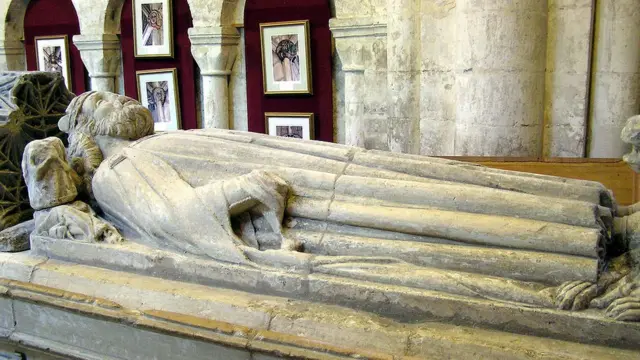 Надгробие короля Этельстана