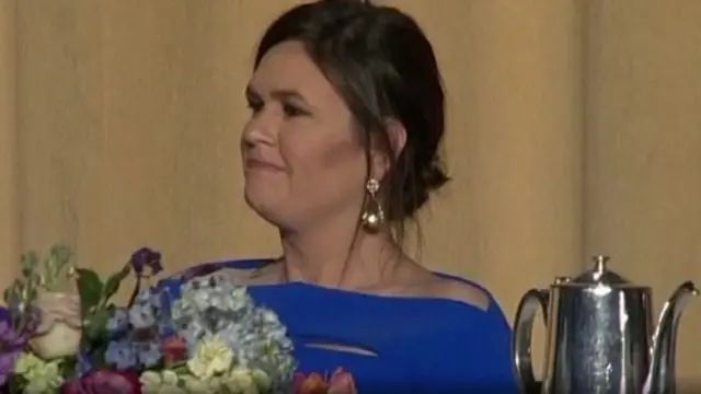 سارة ساندرز انتقدت في تغريدة ما حدث معها