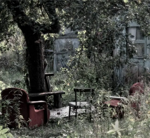 Валдис Пилскалнс: "Такое необычное место и мебель я нашел относительно недавно в пригороде Калининграда".