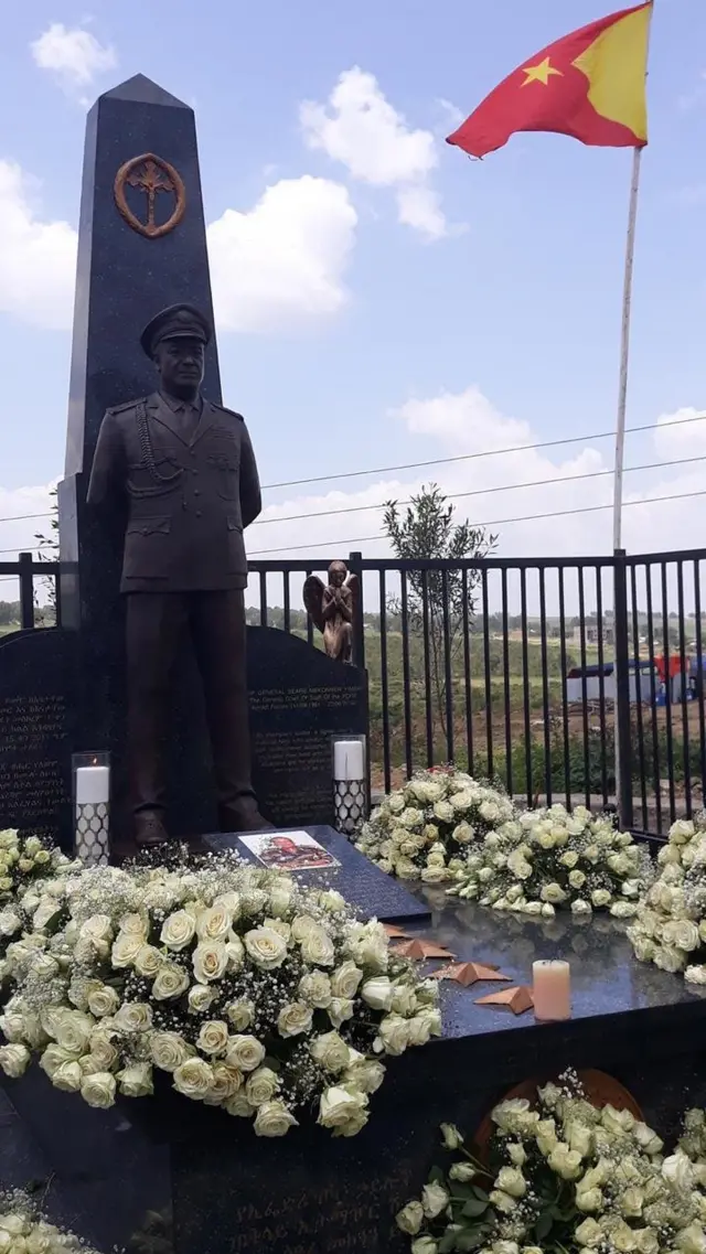 ንኢታማጆር ሽም ሓይልታት ምክልኻል ሰራዊት ኢትዮጵያ ነበር ጀነራል ሰዓረ መኮነን ዝተሃነጸ ሓወልቲ - መቐለ