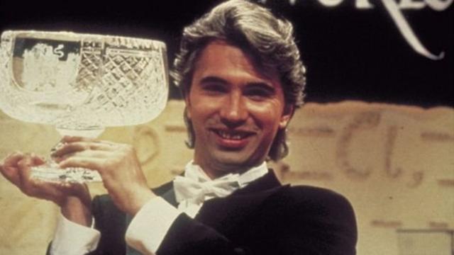 Карьера Хворостовского на Западе началась с победы на международном конкурсе оперных певцов Би-би-си в Кардиффе в 1989 году