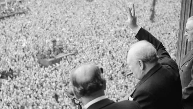 Сер Вінстон Черчілль