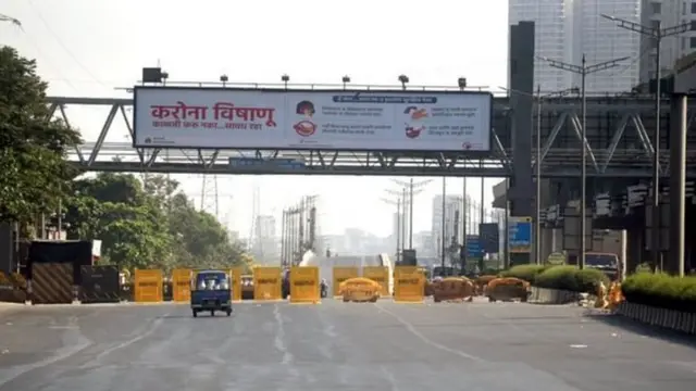 மும்பைக்கு கொரோனா வந்தது எப்படி? தாராவி போன்ற குடிசைப் பகுதிகளில் நிலை என்ன?