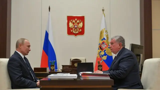 Владимир Путин и Игорь Сечин