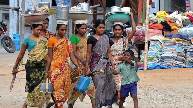 நூறு நாள் வேலைத் திட்டம்