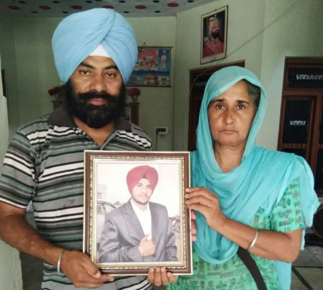 ਇੰਦਰਜੀਤ ਸਿੰਘ ਦੇ ਪਿਤਾ ਸ਼ਮਸ਼ੇਰ ਸਿੰਘ ਤੇ ਮਾਤਾ ਸੁਖਵਿੰਦਰ ਕੌਰ