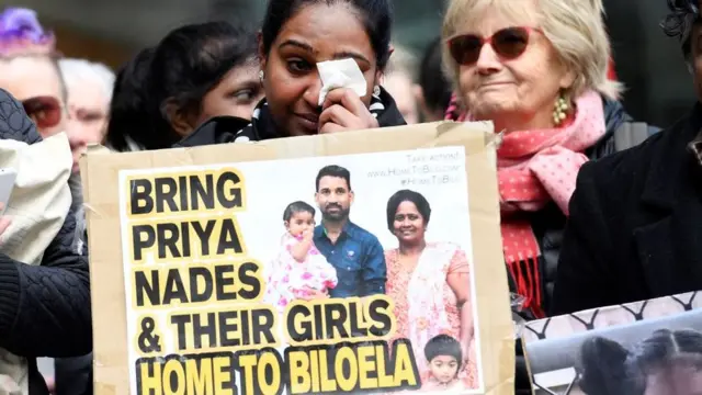 நடேஸின் குடும்பத்திற்கு குடியேற்ற அனுமதியளிக்குமாறு போராட்டங்கள் நடந்தன