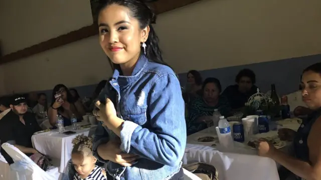 Mónica se cambió de atuendo para hacer un "baile sorpresa" a sus invitados.