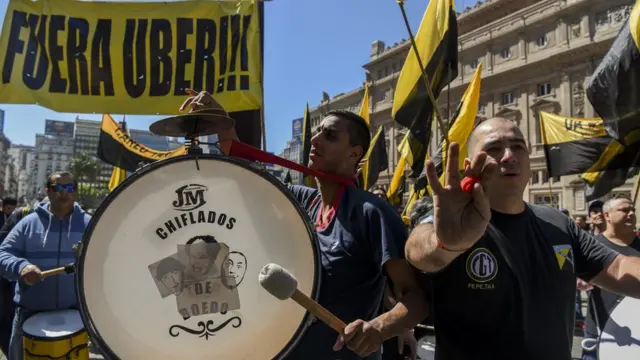 Protesta contra Uber en Argentina