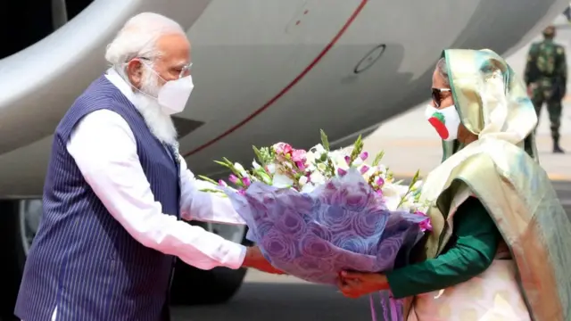 স্বাধীনতার সুবর্ণজয়ন্তী ও মুজিব জন্মশতবার্ষিকীর অনুষ্ঠানে যোগ দিতে ঢাকায় এসেছেন নরেন্দ্র মোদী