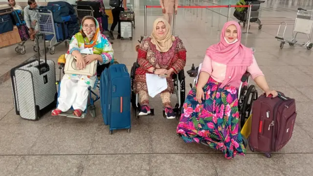 Instagram: @itanzilakhan