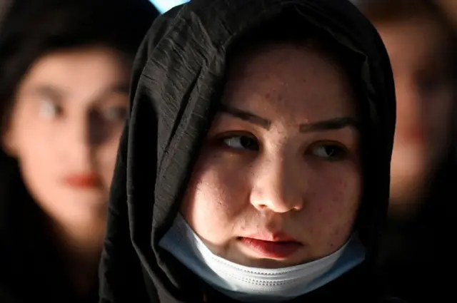 અફઘાન છોકરી