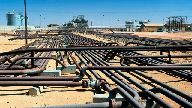 НПЗ в пустыне