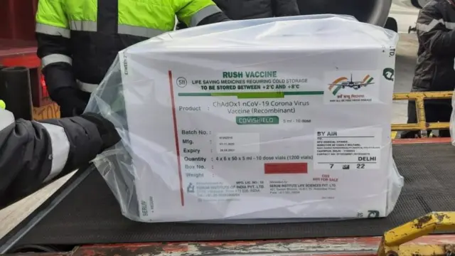 દિલ્હી ઍરપોર્ટ પર પહોંચેલી રસી