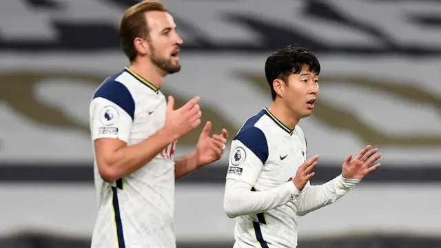 در حال حاضر هری کین در تاتنهام بیشتر پاس گل می‌دهد و سون هیونگ مین تبدیل به گلزن اصلی تیم شده