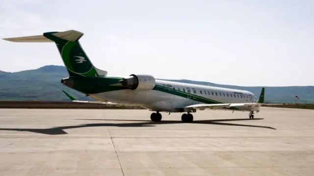 طائرة على مدرج مطار السليمانية