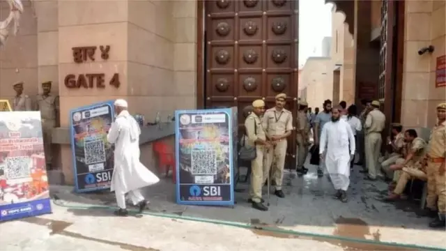 જ્ઞાનવાપી મસ્જિદની બહાર સુરક્ષા