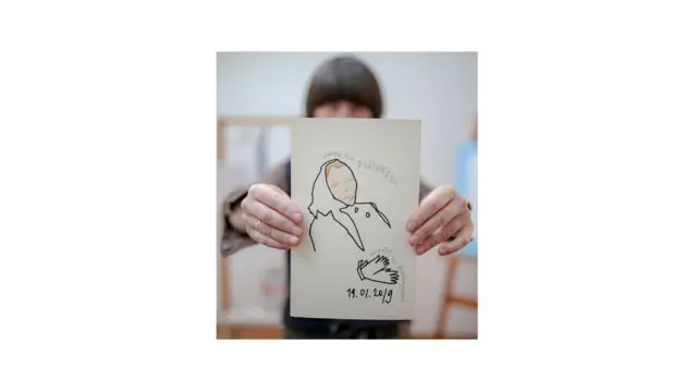 Dibujo conmemorativo de Liudmila hecho por su hija Alevtina Kakhidze, artista ucraniana.