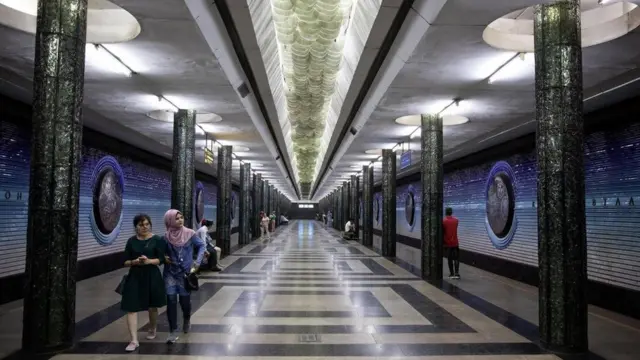 सोवियत भव्यता की भूमिगत दुनिया