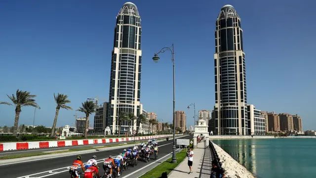 கத்தார் சர்ச்சை: தோகாவுடன் தொடர்புகளை துண்டித்த 5 நாடுகள்