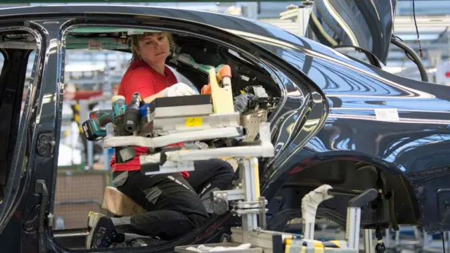 در اتحادیه اروپا دو میلیون و ۶۰۰ نفر در ۲۲۹ کارخانه خوردوسازی کار میکنند