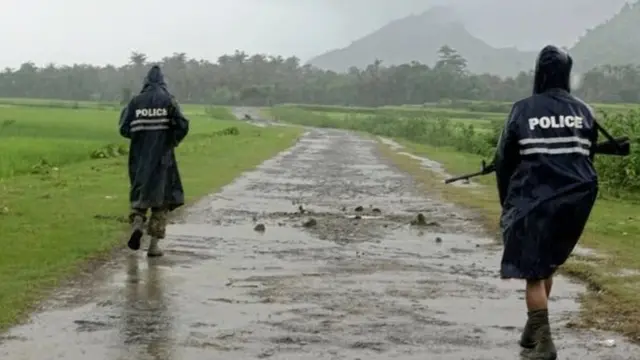 রাখাইনে মিয়ানমার পুলিশের টহল