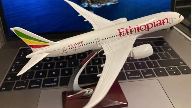 ሞደል ነፋሪት መንገዲ ኣየር ኢትዮጵያ