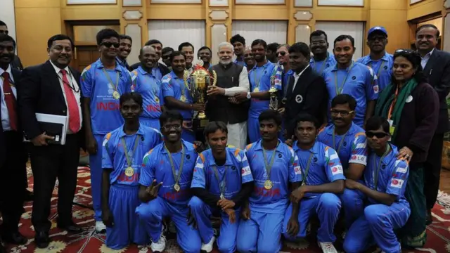 मोदी, क्रिकेट, शेखर नाइक