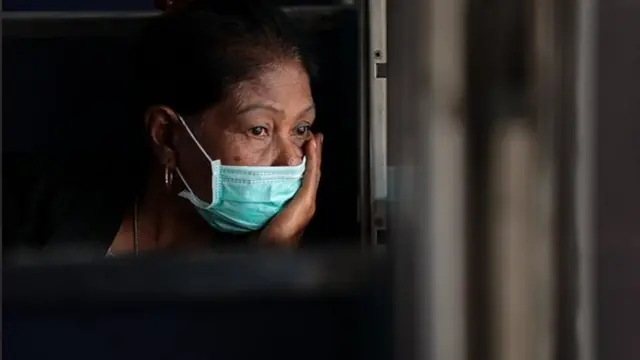 คนนั่งรถไฟ