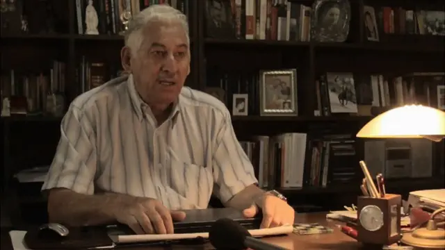 Gary Prado en su escritorio