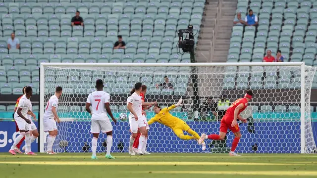 Kieffer Moore İsviçre maçında kafa golüyle ağları böyle havalandırmıştı