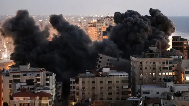 ગાઝા ટાવર તોડી પડાયા બાદ 130 મિસાઇલ ઇઝરાયલના શહેર તેલ અવીવ તરફ છોડવામાં આવી હતી.