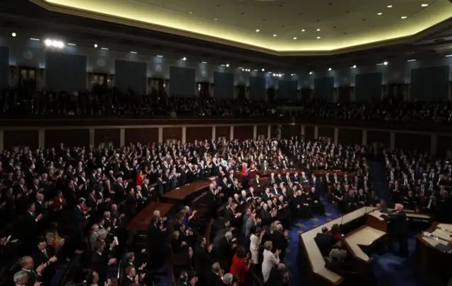 ABD Başkanı Donald Trump Amerikan Kongresi'nde alkışlanırken