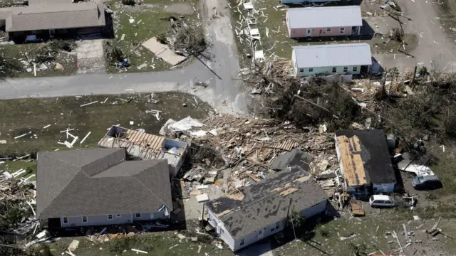 Imagen aérea de la devastación del huracán Michael en Mexico Beach.