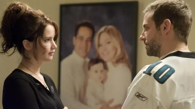 مشهد من فيلم "سيلفر لاينينغ بلاي بوك"